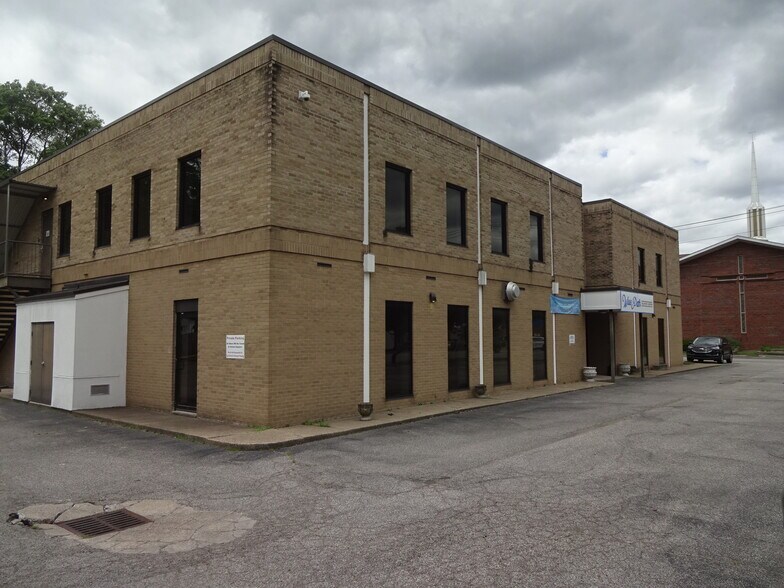 More Photos Of 4701 MacCorkle Ave SE, Charleston Medical For Sale