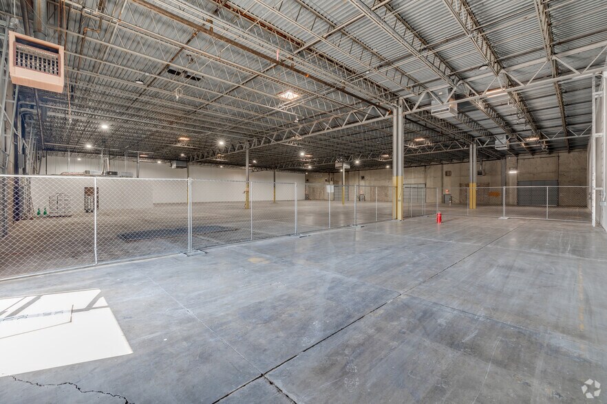 More Photos Of 7101-7188 E 38th St, Tulsa Distribution For Lease