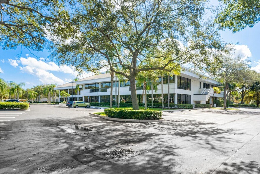 More Photos Of 1100 Northpoint Pky, West Palm Beach Office For Lease