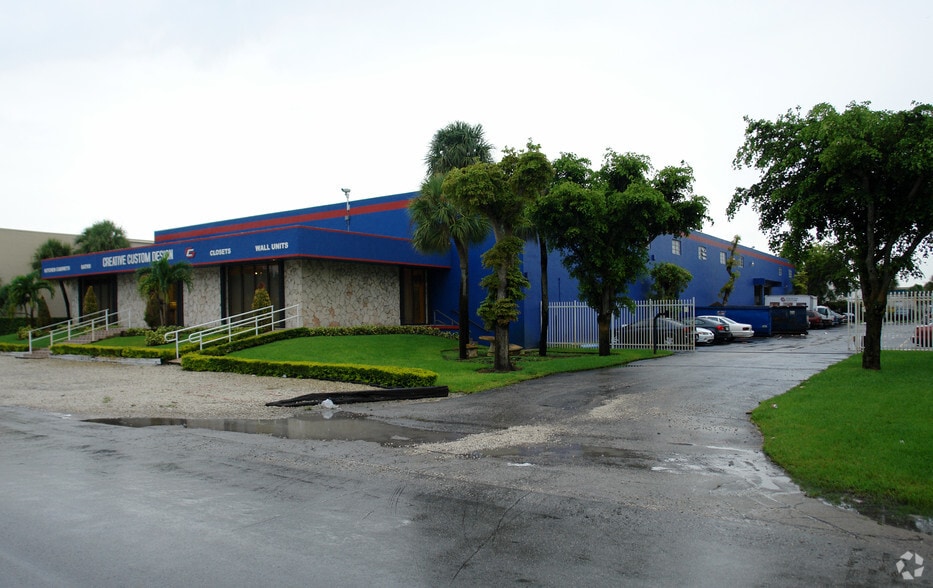 More Photos Of 5295 NW 163rd St, Miami Lakes Warehouse For Lease