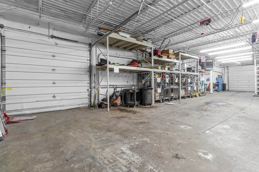 More Photos Of 2214-2228 E 44th St, Indianapolis Warehouse For Sale
