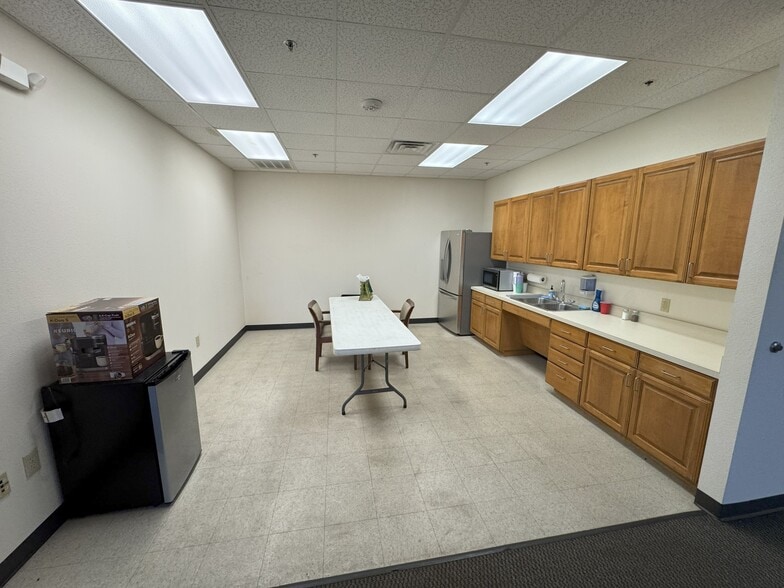 More Photos Of 4901 Esco Dr, Fort Worth Manufacturing For Lease