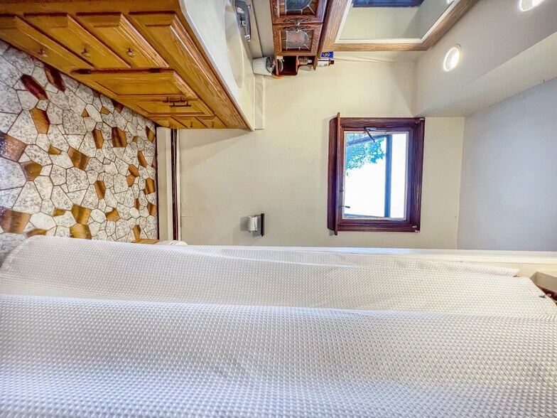 More Photos Of 100 W Maple Ave, Langhorne Restaurant For Sale