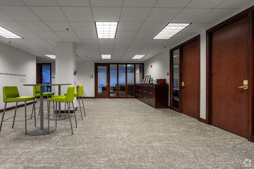 More Photos Of 180 E Broad St, Columbus Office For Sale