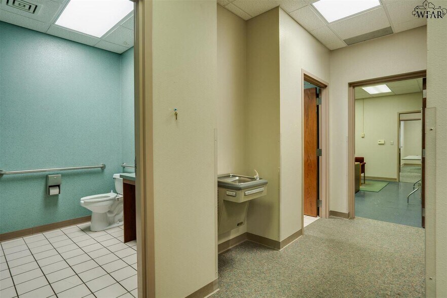 More Photos Of 2618 Old Iowa Park Rd, Wichita Falls Bank For Sale