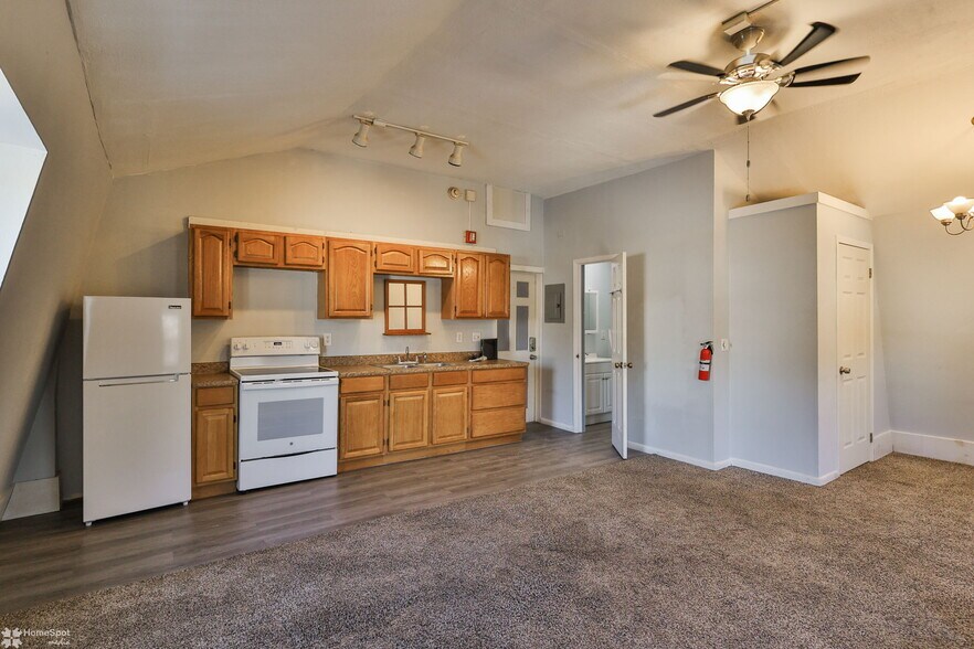 More Photos Of 38 W Central Ave, Bangor Apartments For Sale