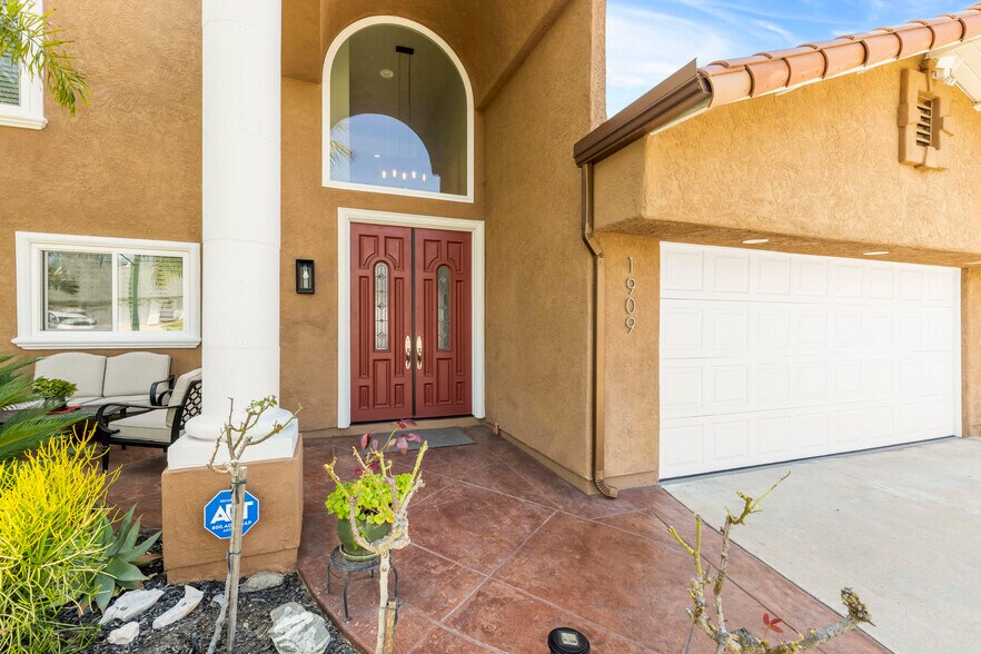 More Photos Of 1909 Cheyenne Cir, Oceanside Specialty For Sale