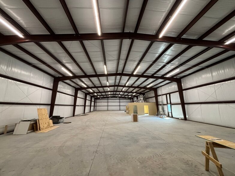 More Photos Of 2995 Mayport Rd, Jacksonville Manufacturing For Lease