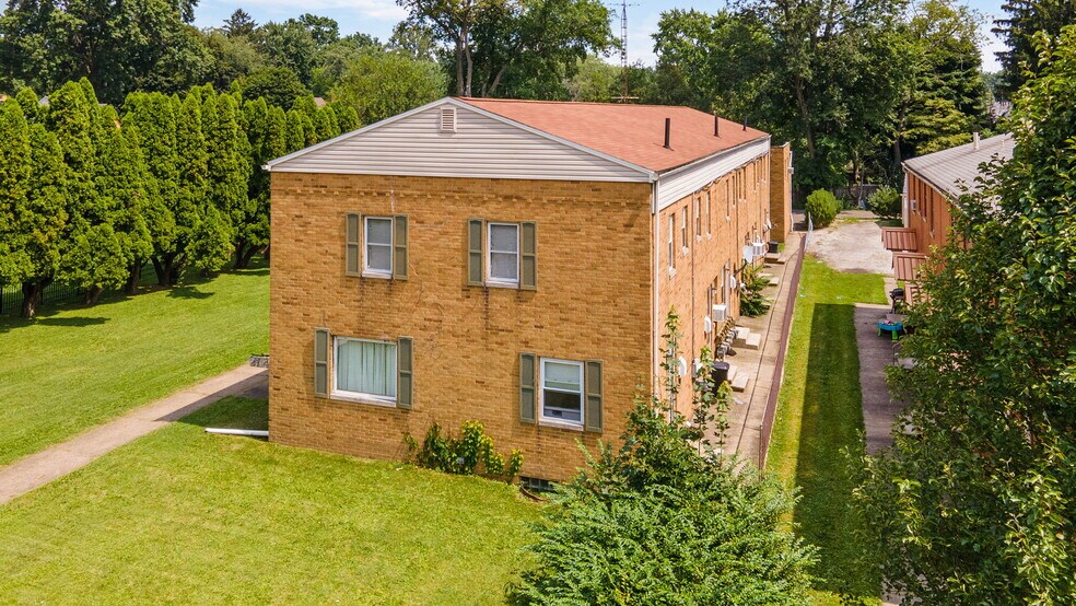 More Photos Of 2114 Market Ave N, Canton Apartments For Sale