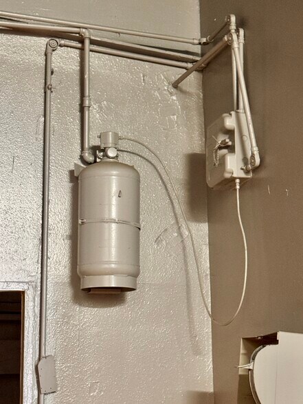 More Photos Of 1032 1st St, Pomona General Retail For Sale