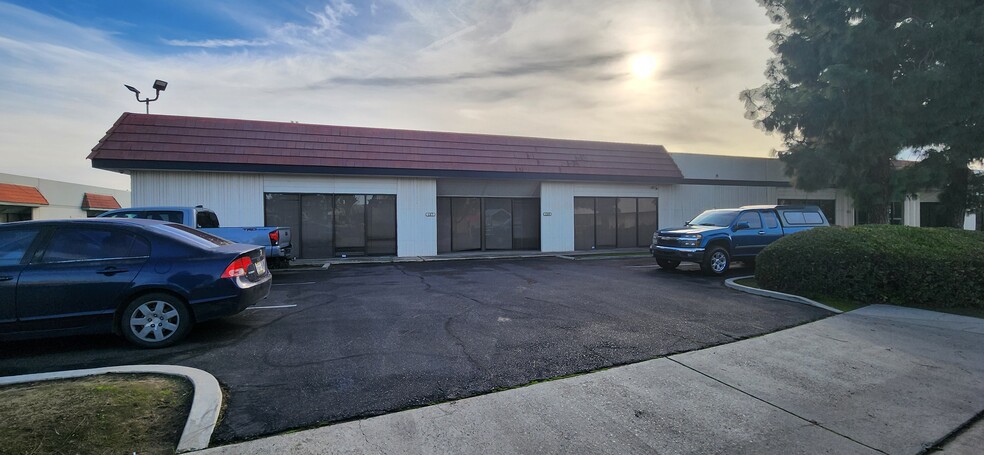 Primary Photo Of 2750 N Clovis Ave, Fresno Warehouse For Lease