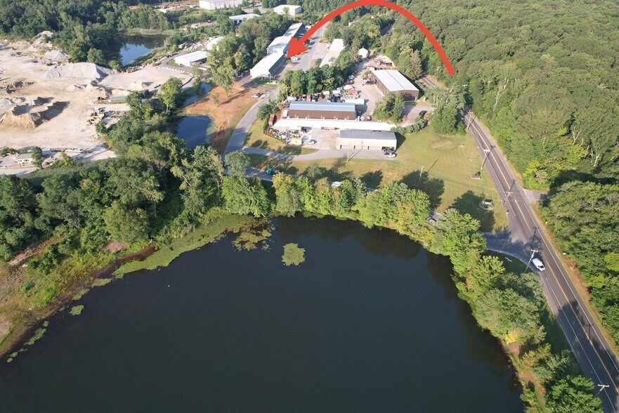 More Photos Of 500-580 Industrial Park Rd, Deep River Warehouse For Lease
