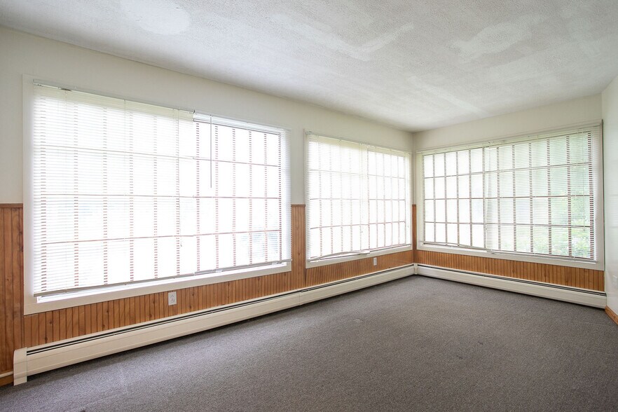 More Photos Of 30 Stockbridge Rd, Great Barrington Office Residential For Lease