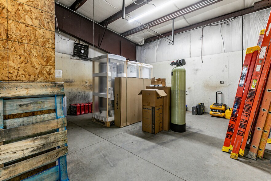 More Photos Of 4116 W 5800 N, Mountain Green Light Manufacturing For Lease