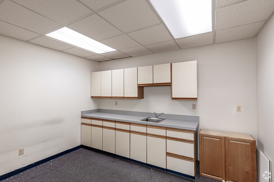 More Photos Of 2928 Main St, Glastonbury Medical For Lease