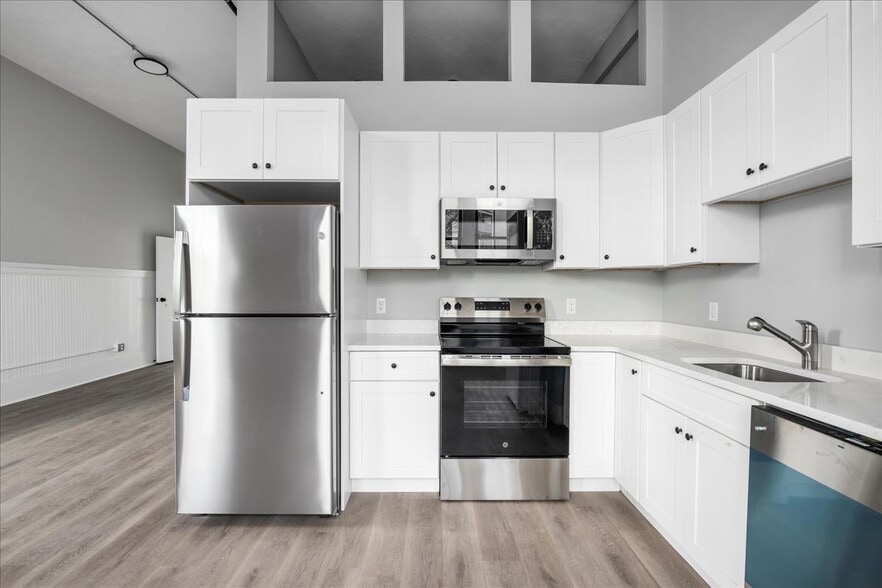 More Photos Of 22 Waverly St, Worcester Apartments For Sale