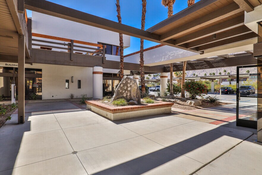 More Photos Of 901 E Tahquitz Canyon Way, Palm Springs Office For Lease