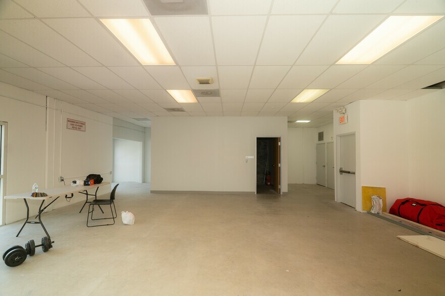 More Photos Of 7851-7863 NW 46th St, Doral Warehouse For Sale