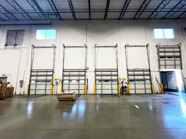 More Photos Of 8 Sonny Perdue Dr, Garden City Distribution For Lease