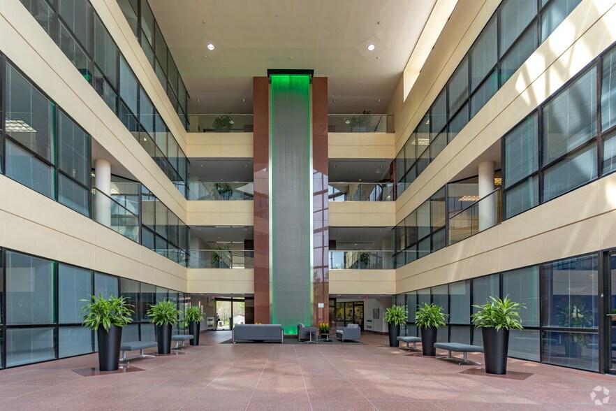 More Photos Of 9861 Broken Land Pky, Columbia Coworking Space