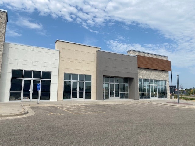 More Photos Of 1620 Broadway Ave S, Rochester Restaurant For Lease