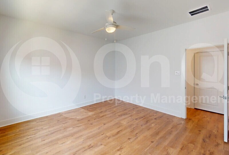 More Photos Of 13325 Bee St, Farmers Branch Apartments For Sale
