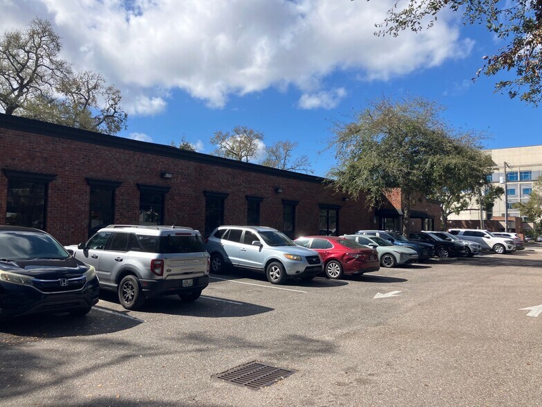 More Photos Of 4305 N Gomez Ave, Tampa Healthcare For Lease