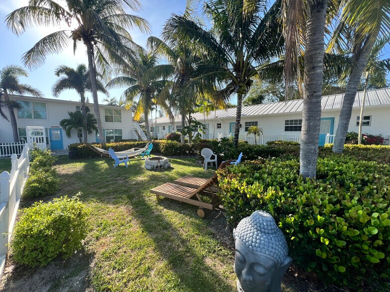 More Photos Of 2502 Tamarind Dr, Fort Pierce Hotel For Sale
