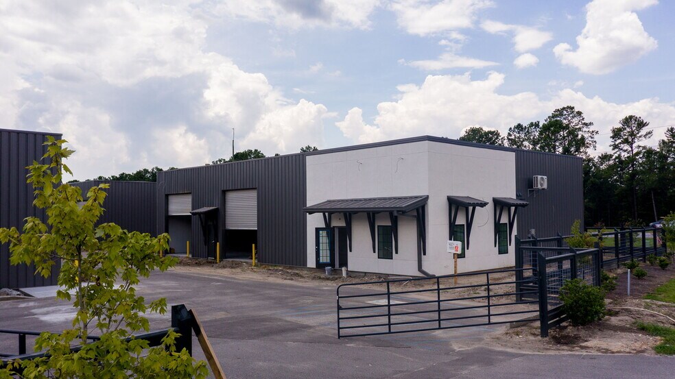 More Photos Of 12362 Speedway Blvd, Hardeeville Light Distribution For Lease