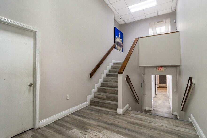 More Photos Of 3337 NW 74th Ave, Miami Warehouse For Sale
