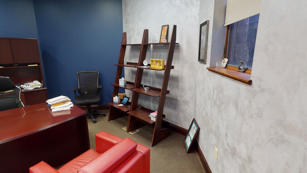 More Photos Of 8544 Hickory Hill Dr, Poland Office For Sale