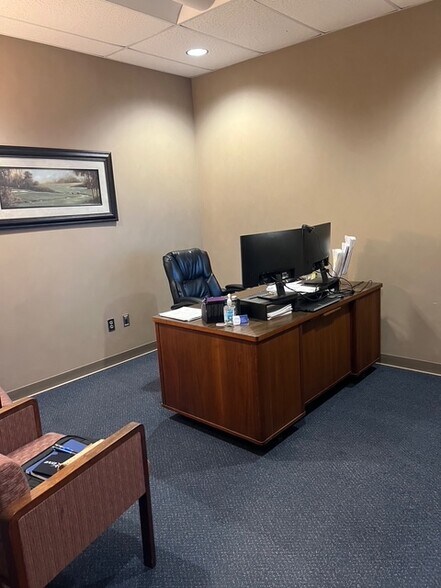 More Photos Of 96 Erskine Ln, Scott Depot Flex For Lease