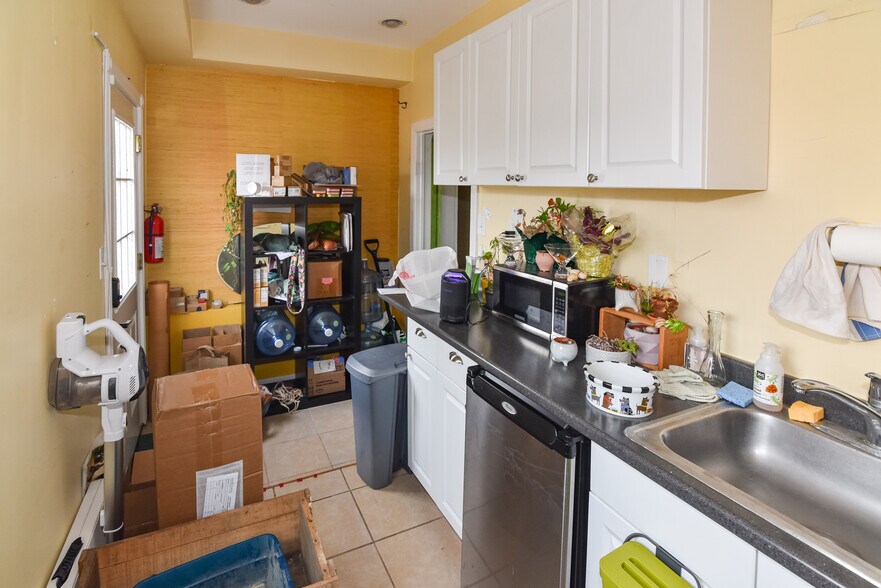More Photos Of 3545 Chestnut Ave, Baltimore Office For Sale