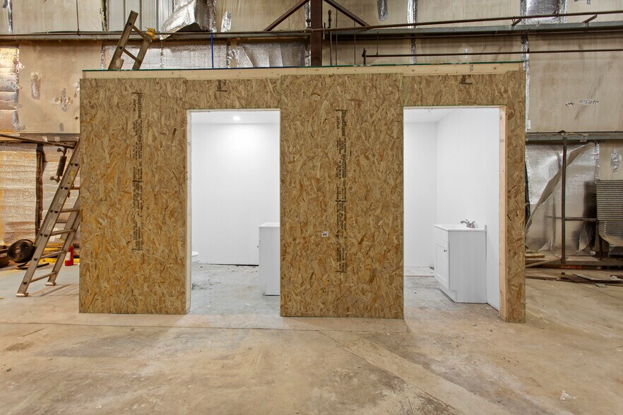 More Photos Of 207 N Kenneth St, Walhalla Warehouse For Lease