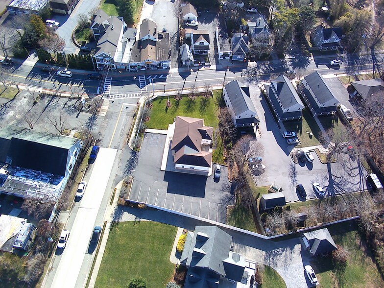 More Photos Of 581 Middle Rd, Bayport Medical For Lease