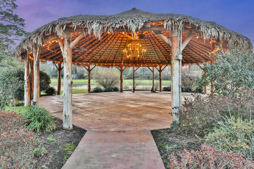 More Photos Of Wedding Venue, Conroe Lodge Meeting Hall For Sale