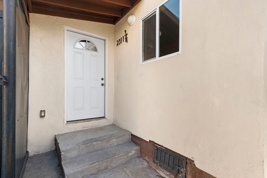 More Photos Of 2313 E 1st St, Los Angeles Storefront Retail Residential For Sale