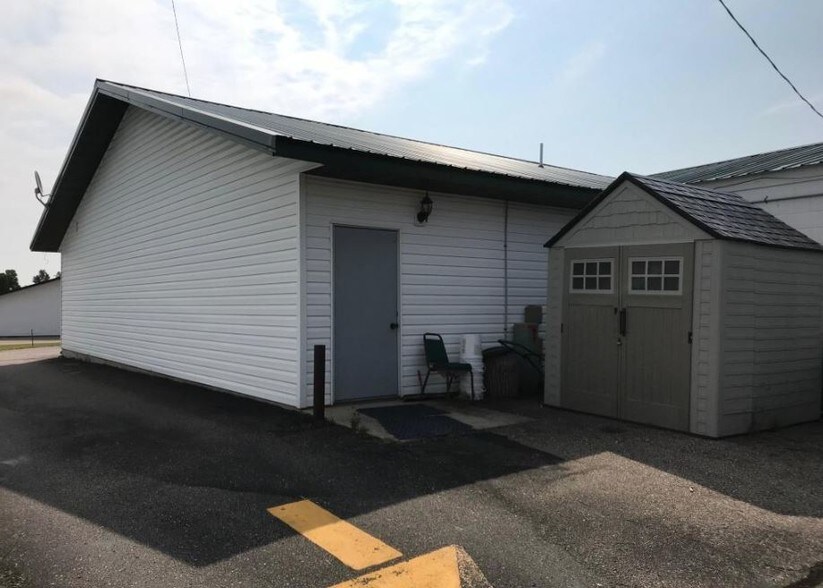 More Photos Of 201 E Nokomis St, Osakis Bar For Sale