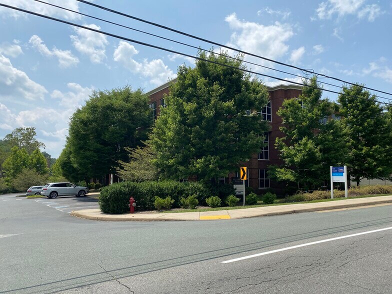 More Photos Of 2410 Old Ivy Rd, Charlottesville Medical For Lease