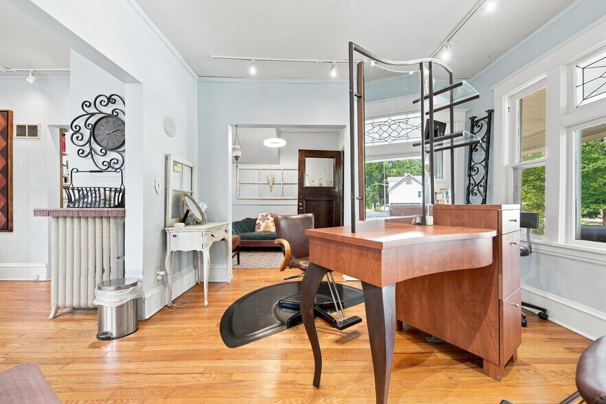 More Photos Of 1208 Grand Ave, Saint Paul Storefront Retail Office For Sale