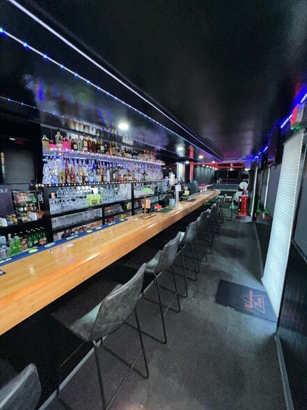 More Photos Of 701 S Curley St, Baltimore Bar For Sale