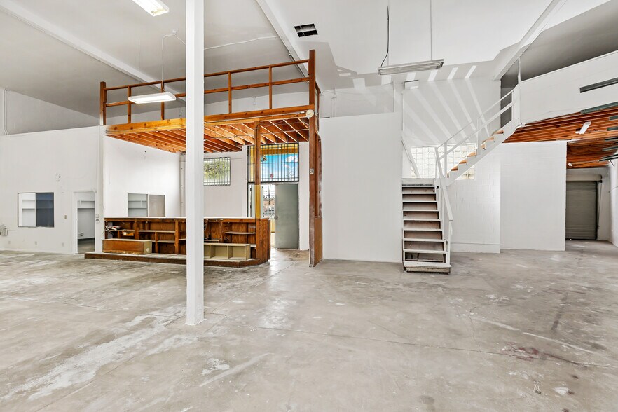 More Photos Of 4931 Venice Blvd, Los Angeles Storefront For Lease