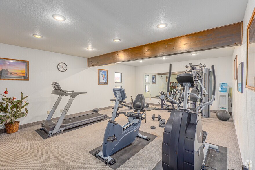 More Photos Of 1015 S Haynes Ave, Miles City Hotel For Sale