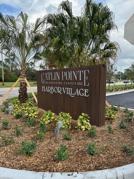 More Photos Of 1224 SW Gatlin Blvd, Port Saint Lucie Unknown For Lease