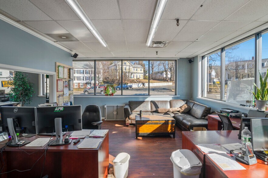 More Photos Of 55 East St, Ware Warehouse For Lease