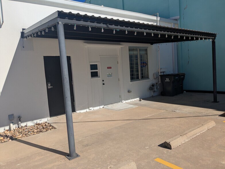 More Photos Of 717 Walnut St, Columbus Storefront Retail Office For Sale