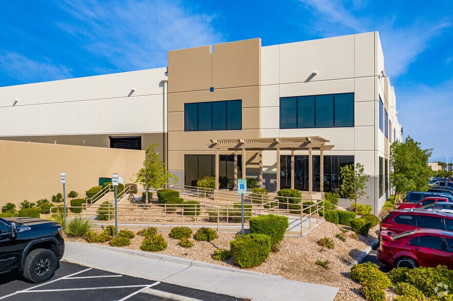 More Photos Of 7055 Lindell Rd, Las Vegas Distribution For Lease