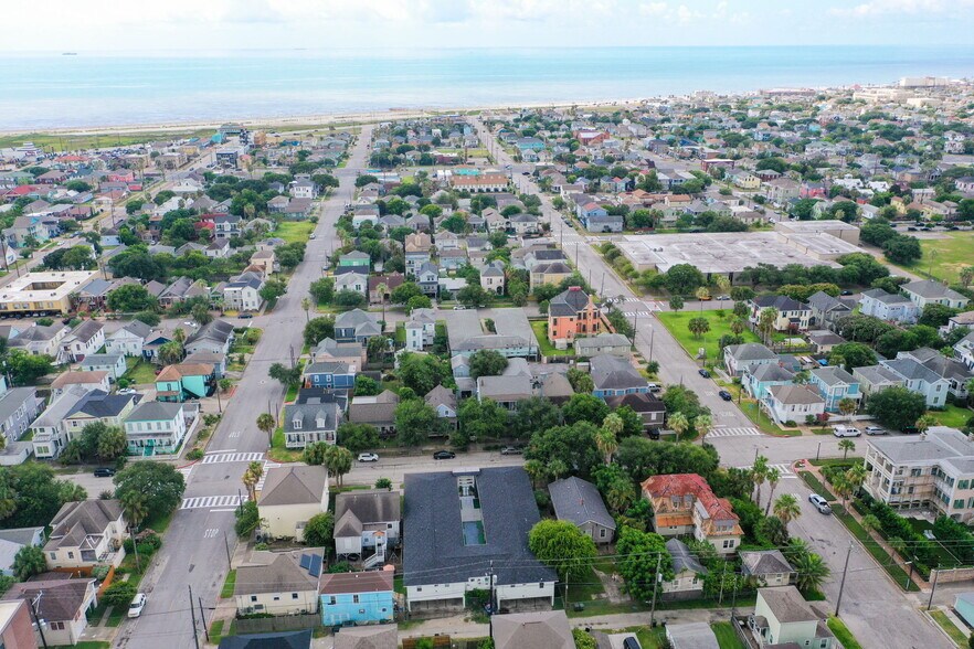 More Photos Of 912 Church St, Galveston Apartments For Sale