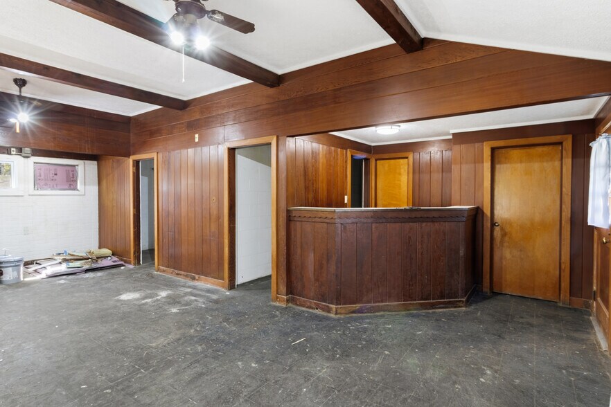 More Photos Of 4720 Springfield St, Dayton Office For Sale