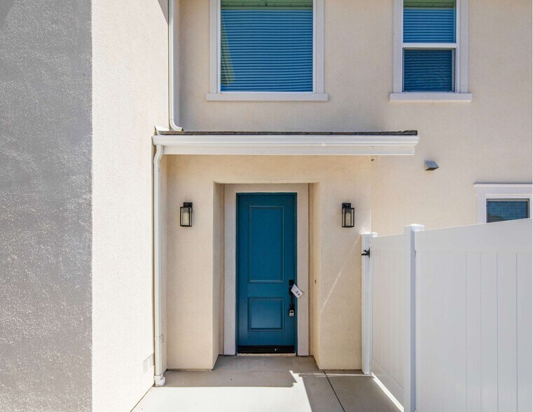 More Photos Of 5852 Norwood Ave, Riverside Multifamily For Sale